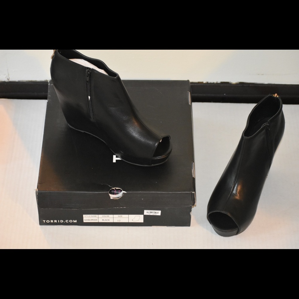 SHOES